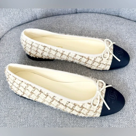 CHANEL 2025K ECRU BEIGE GOLD TWEED BALLET FLATS SIZE 39. New box dust bags - Picture 1 of 16